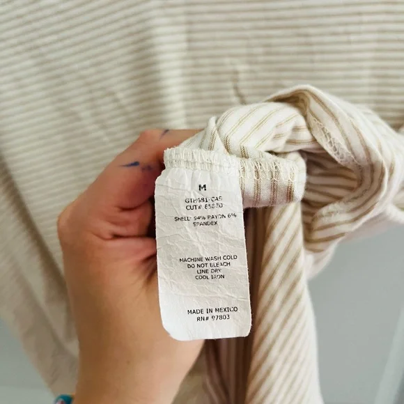 green envelope classic soft and comfy tshirt beige with stripes size medium - Picture 3 of 3